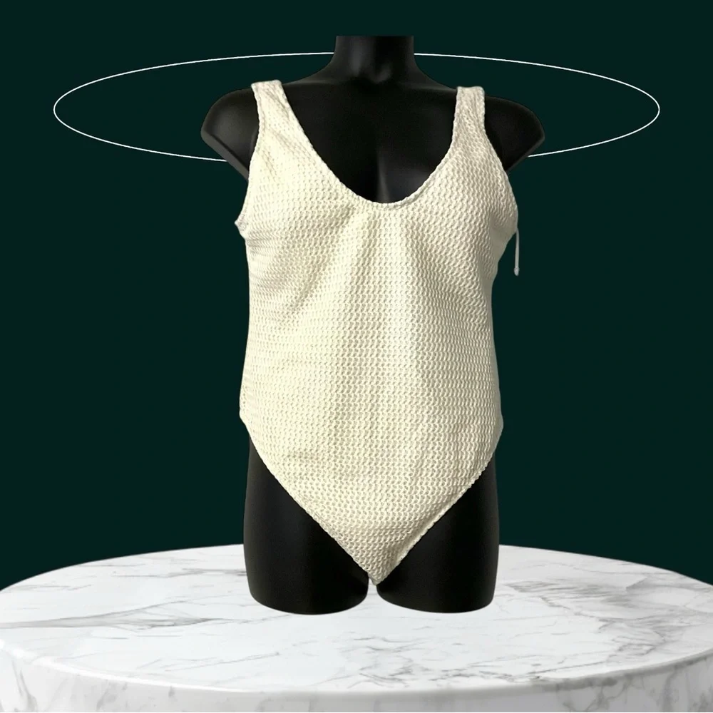 Swimwear Cream Waffle Weave One‎ Piece SZ 1X Women High Leg Bathing Suit Padded